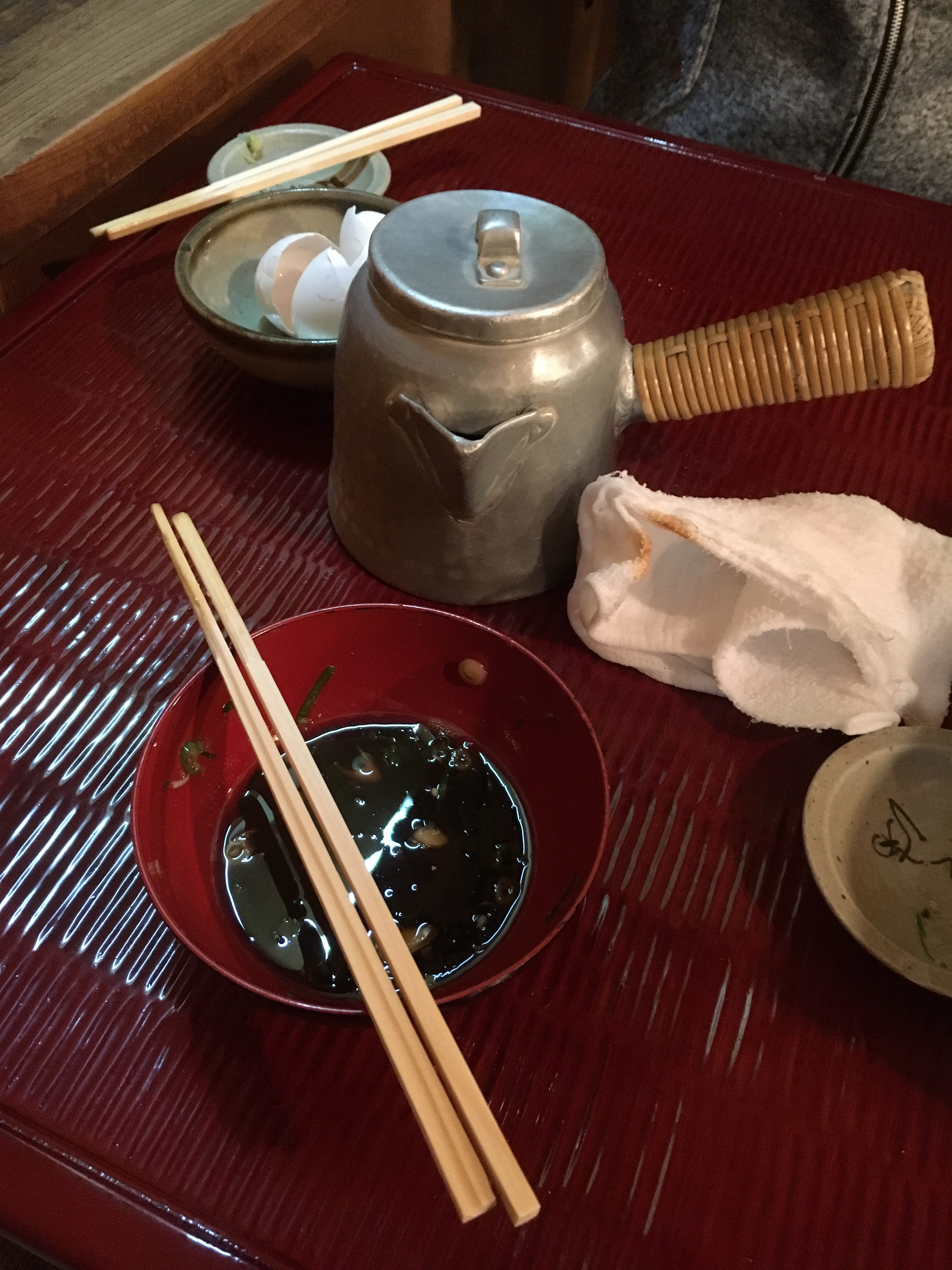 small tin pot of steaming soba water at chikuma 