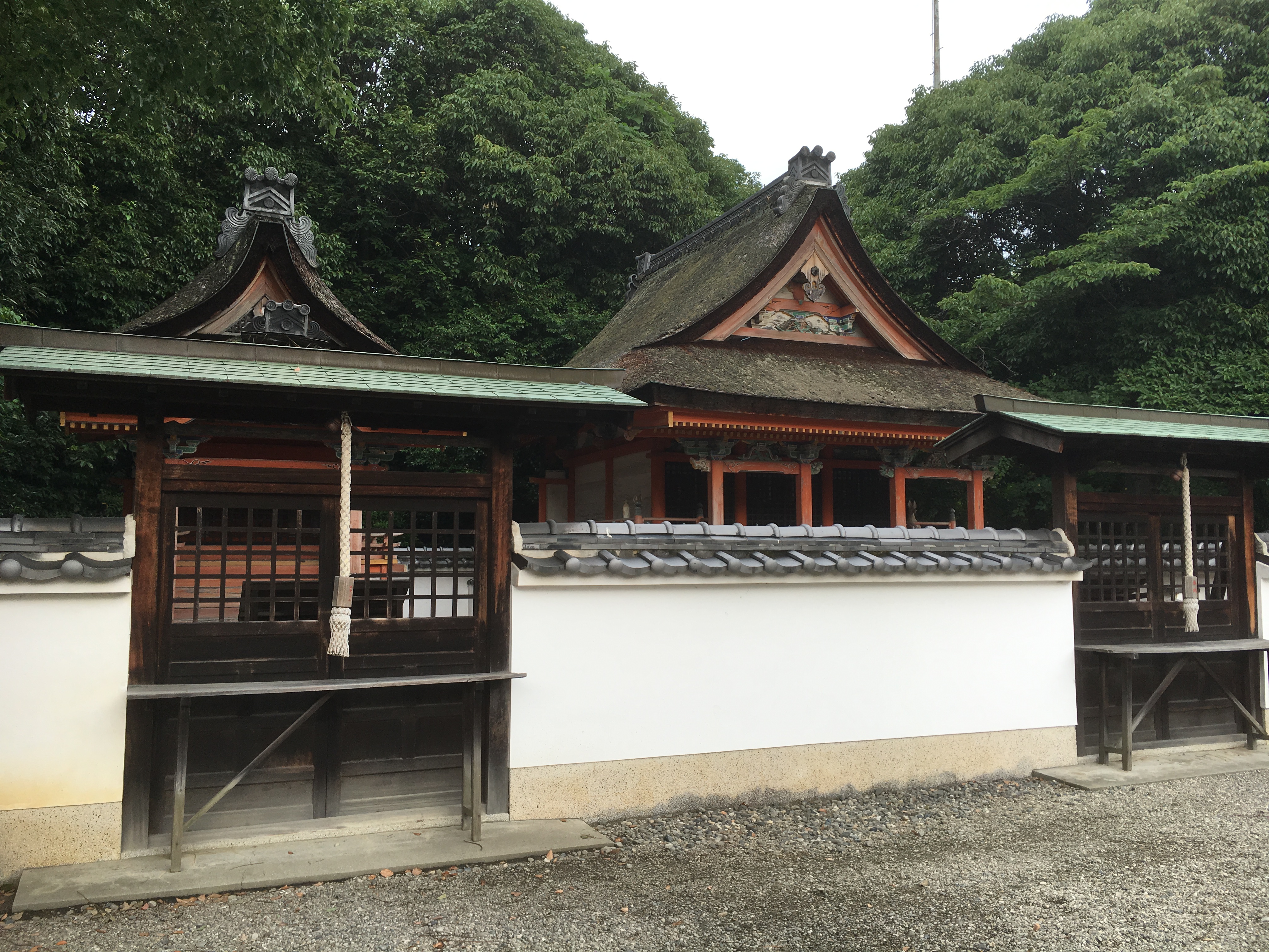 three small shrines in the back of hijiri shrine
