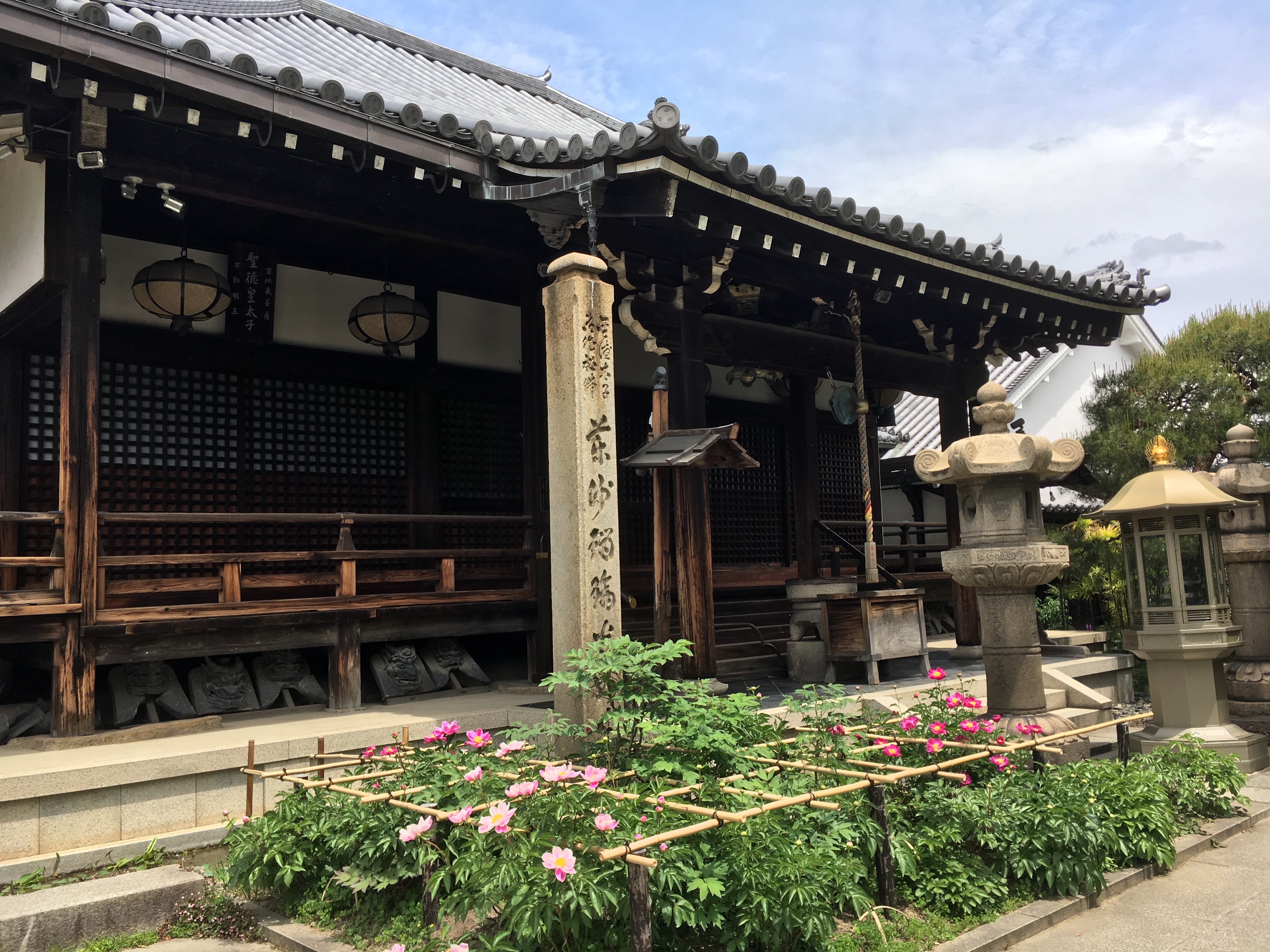 main building of buddhist temple senko-ji