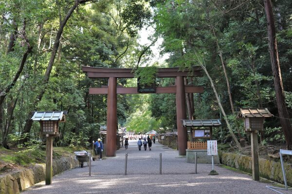 Entrance of Isonokami Jingu