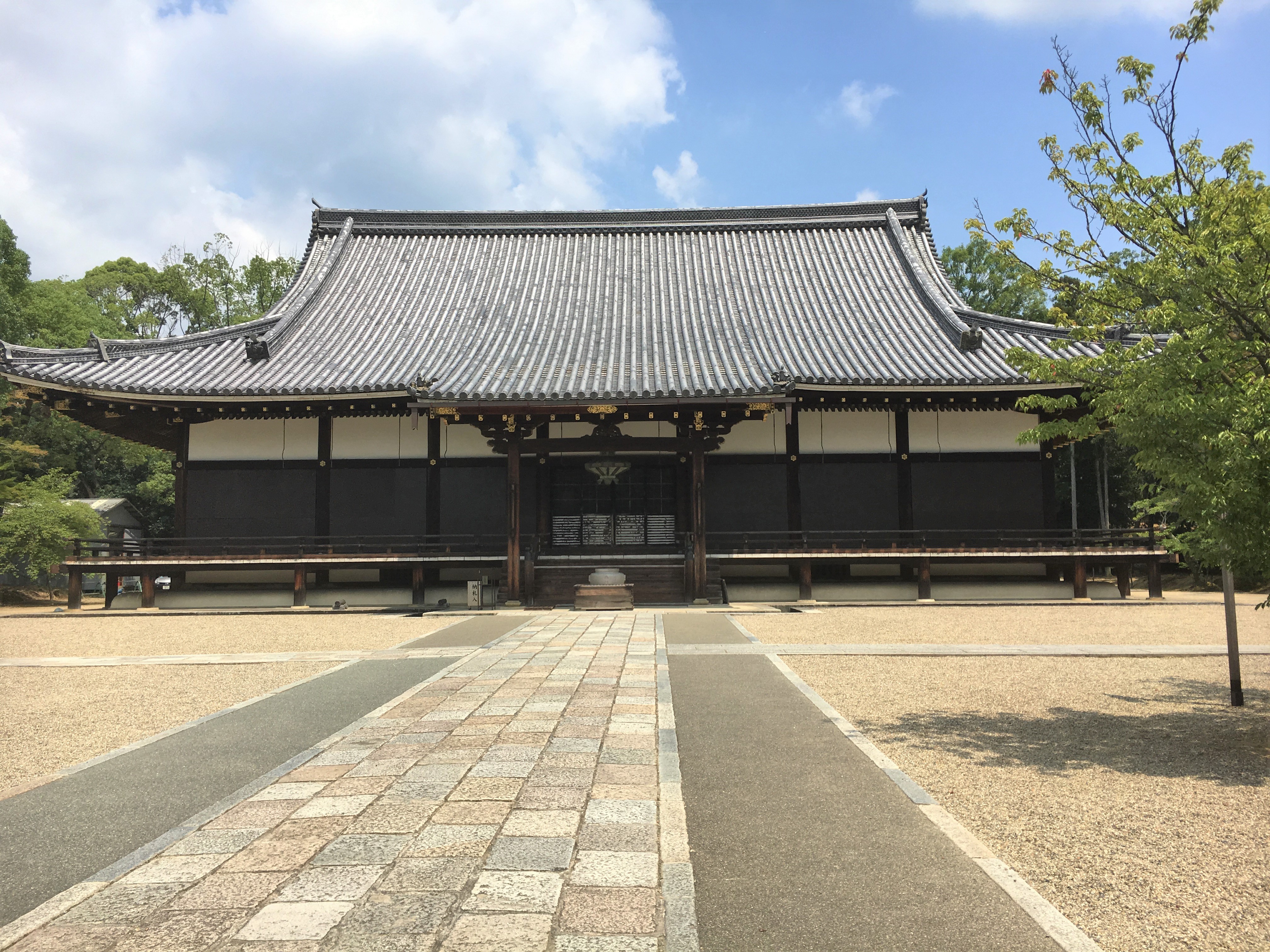 Kondo of ninna-ji temple in kyoto