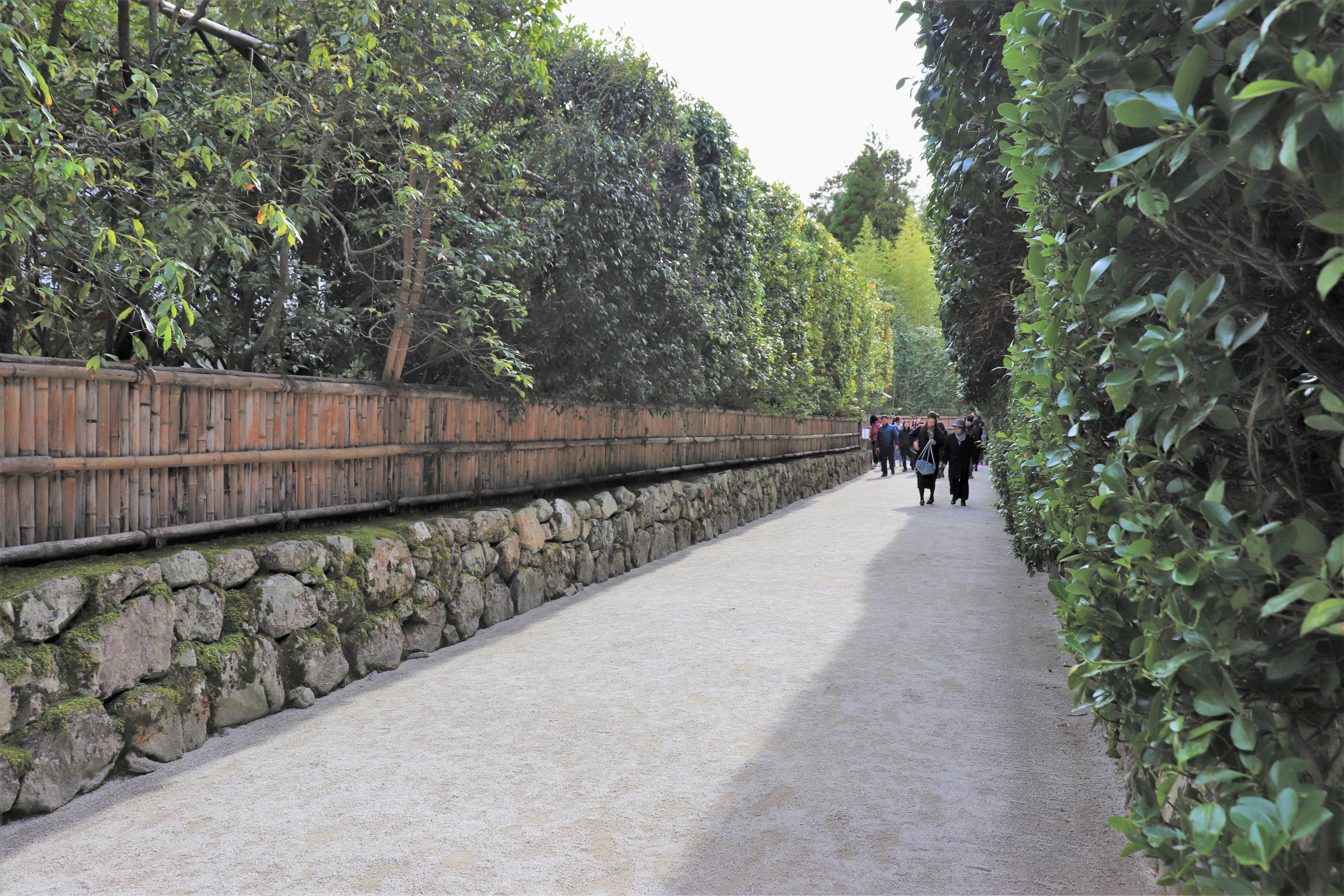 long path leading to the entrance of the Ginkaku-ji