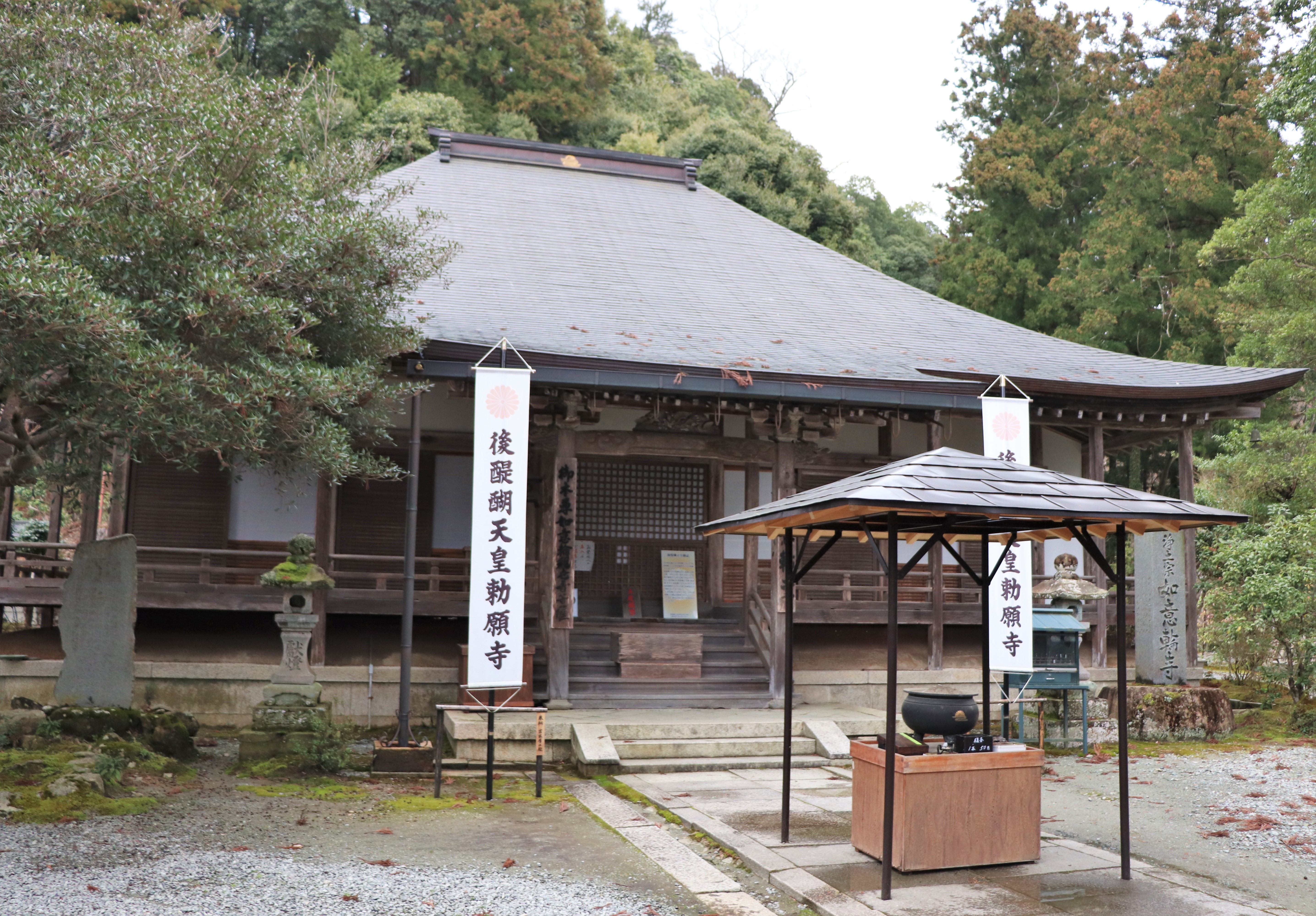 main temple building of Nyorin temple in yoshino Japan