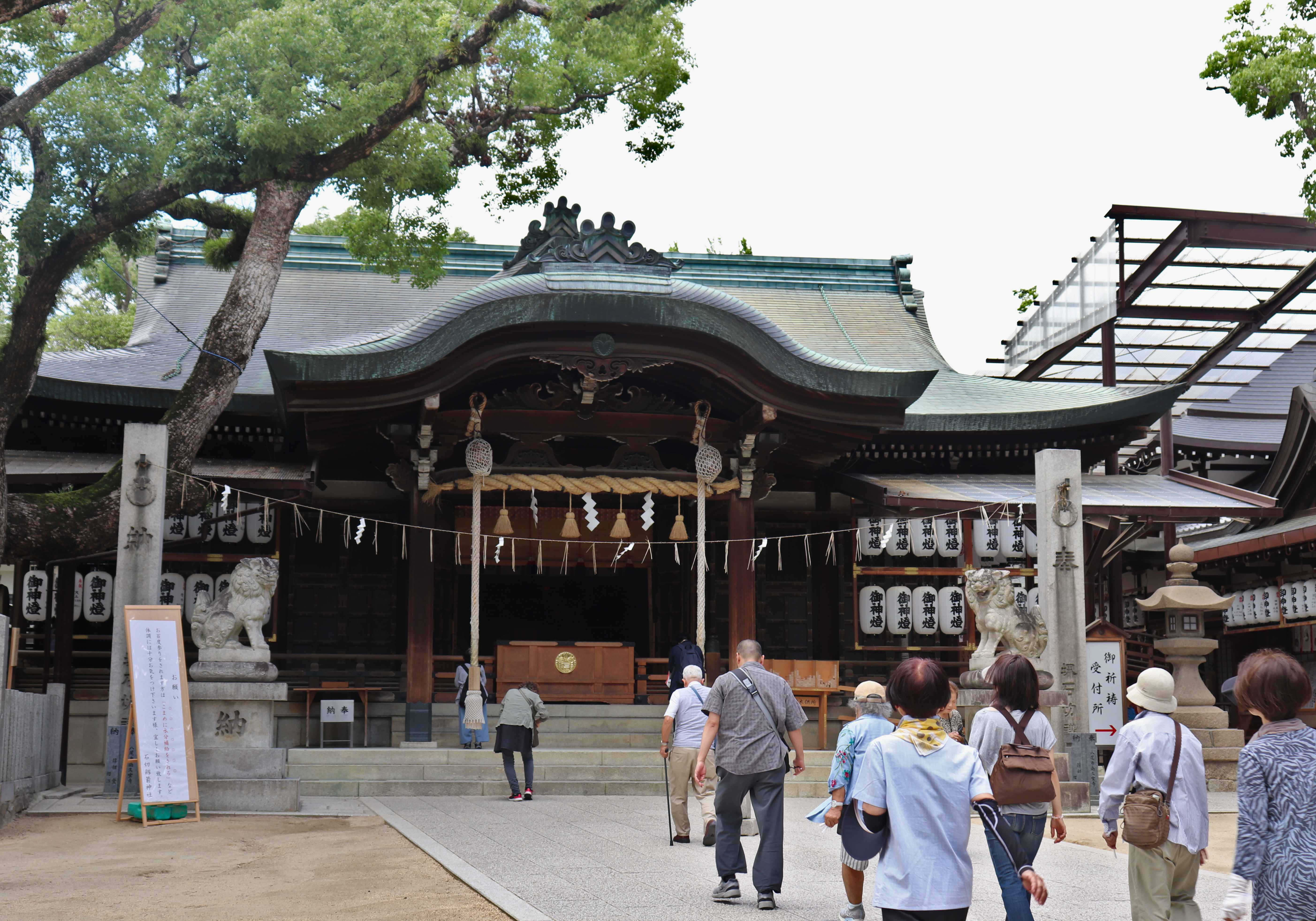 main shrine building of Ishikiri Shrine