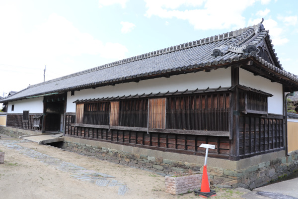 The gate of former Nakasuji Residence