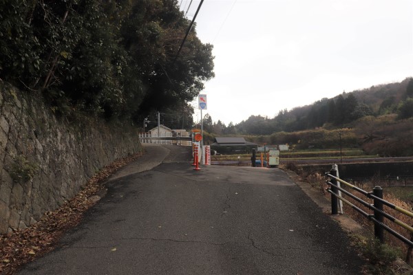 fork in the road for the Nara Kaido and the Ikoma Nature Trail