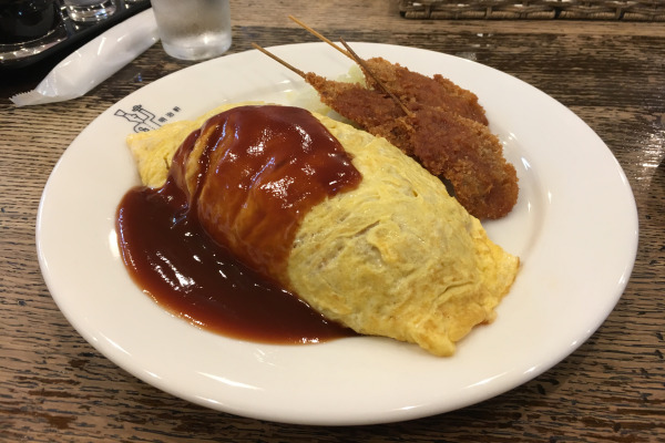 Omuraisu and kushikatsu are gret choices of food in Osaka 