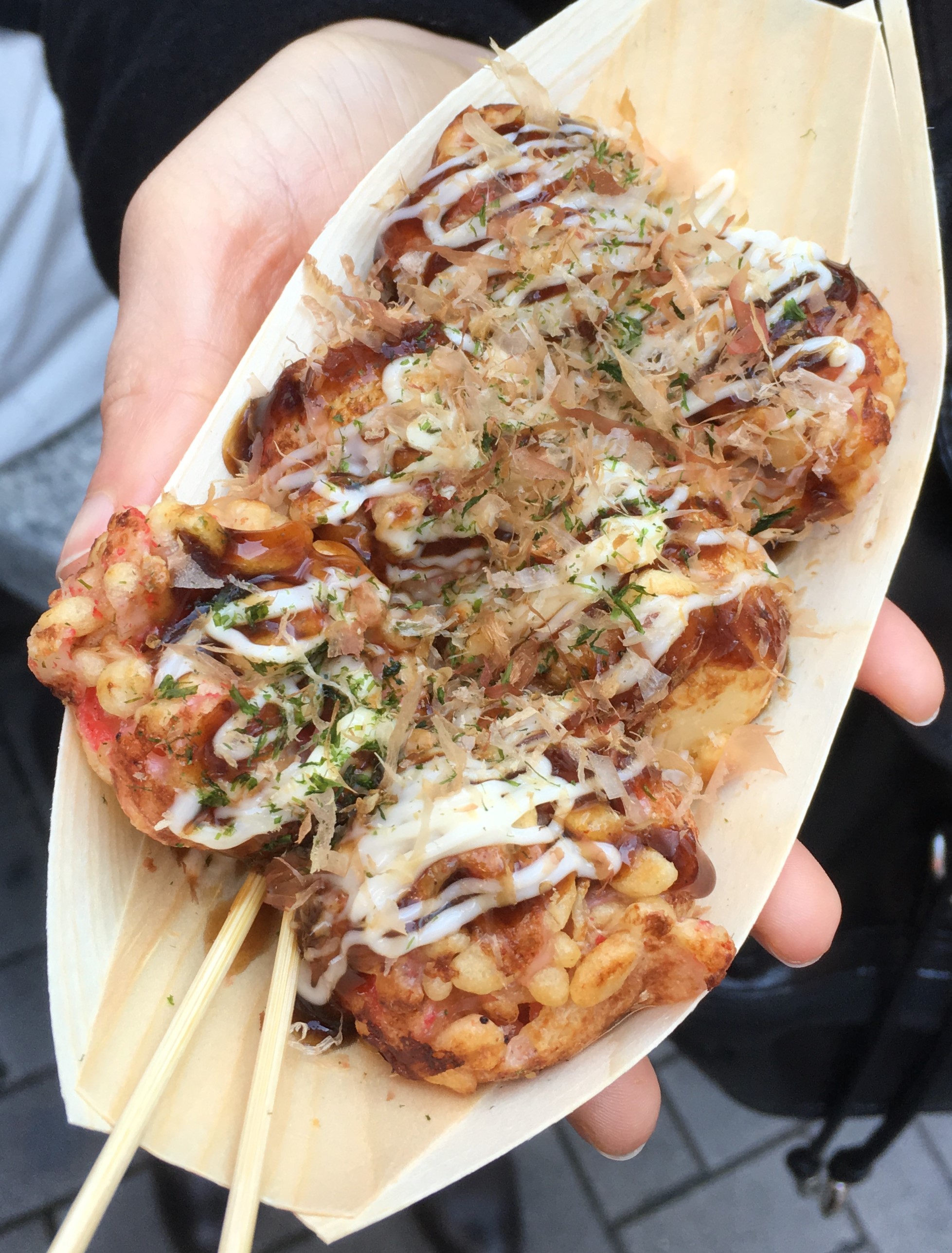 tray of takoyaki from juhachi-ban in Osaka