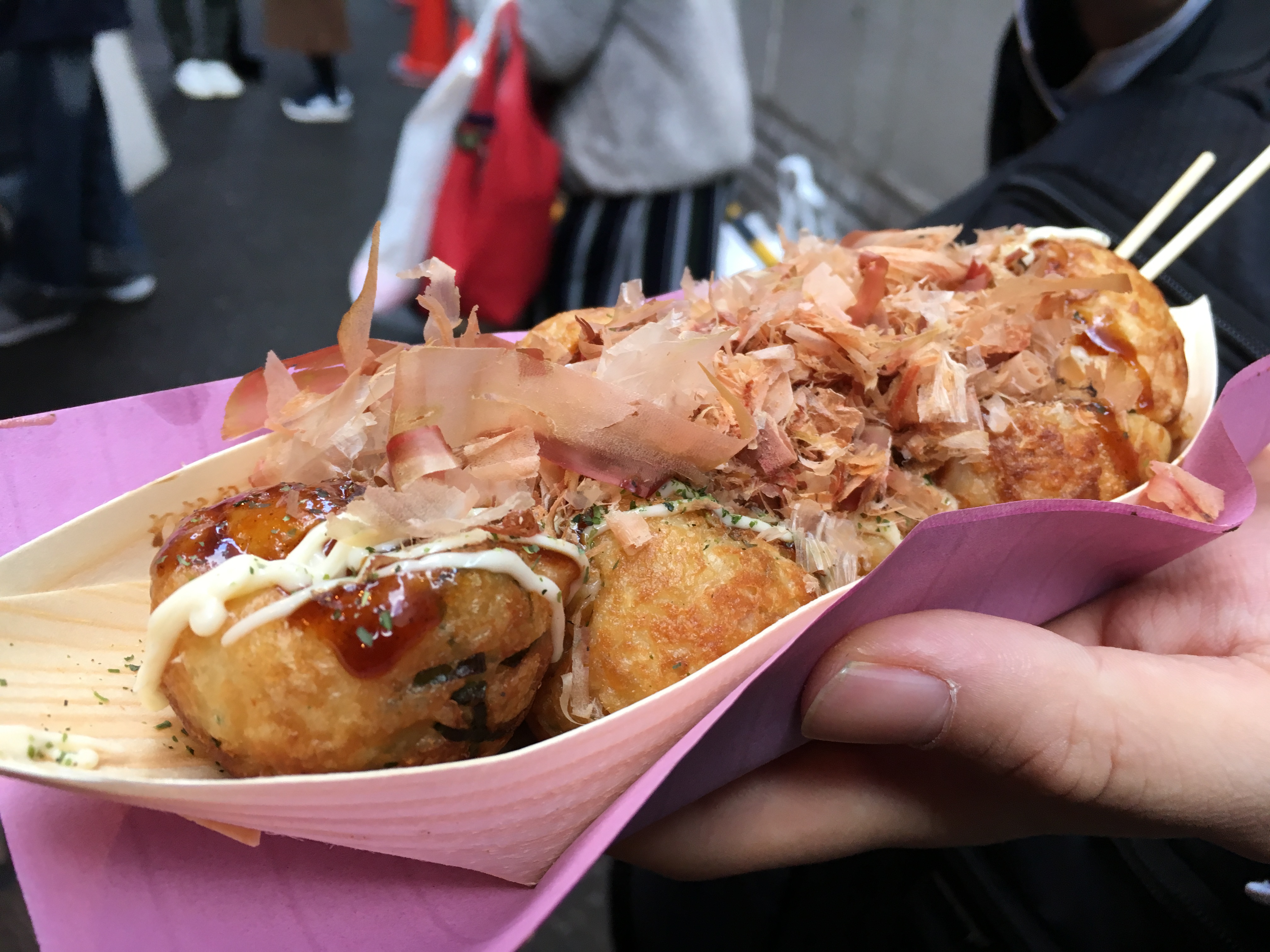 How to eat the original takoyaki  The original Osaka takoyaki is