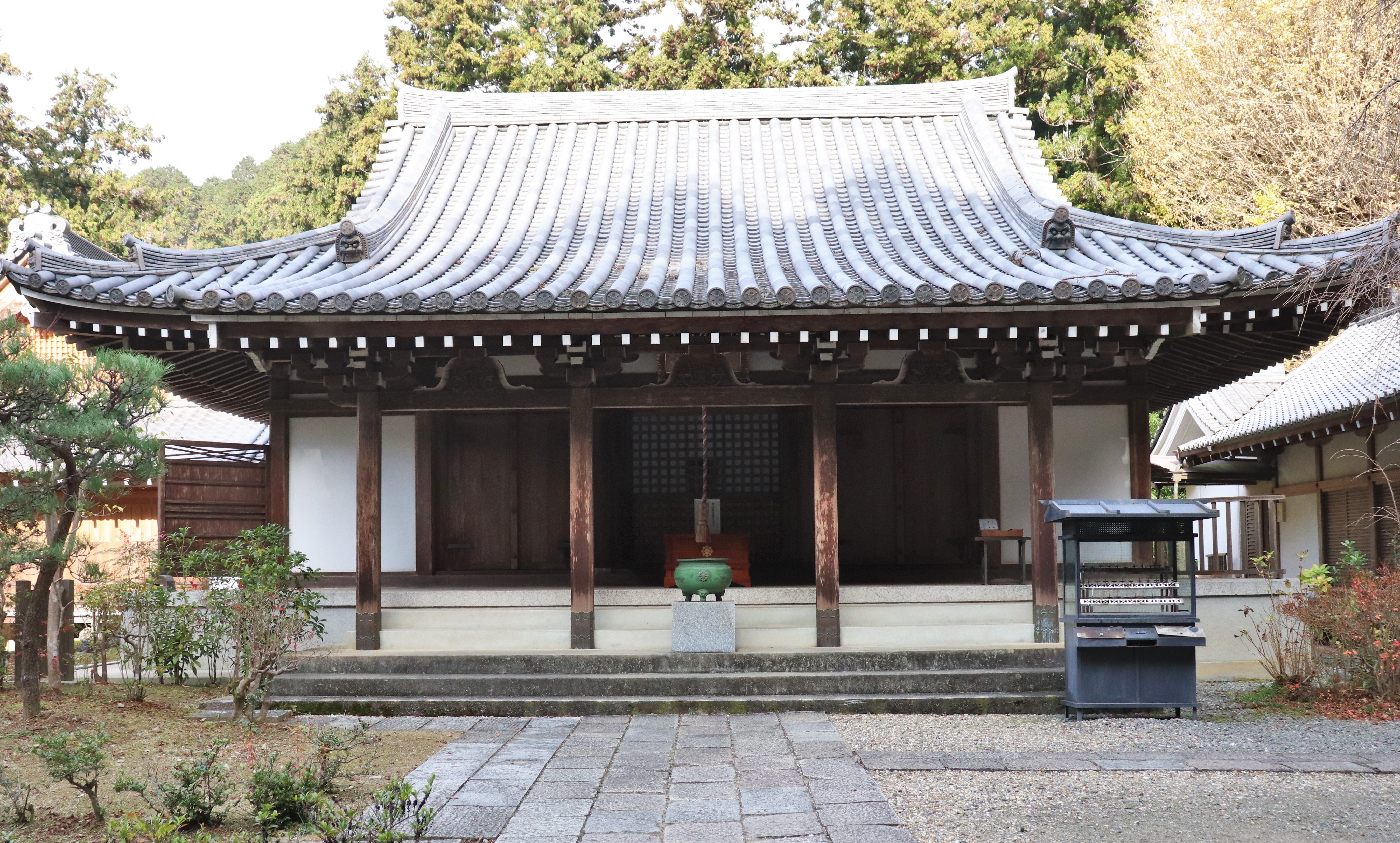 main temple building of Enmeiji Temple in Higashi Osaka