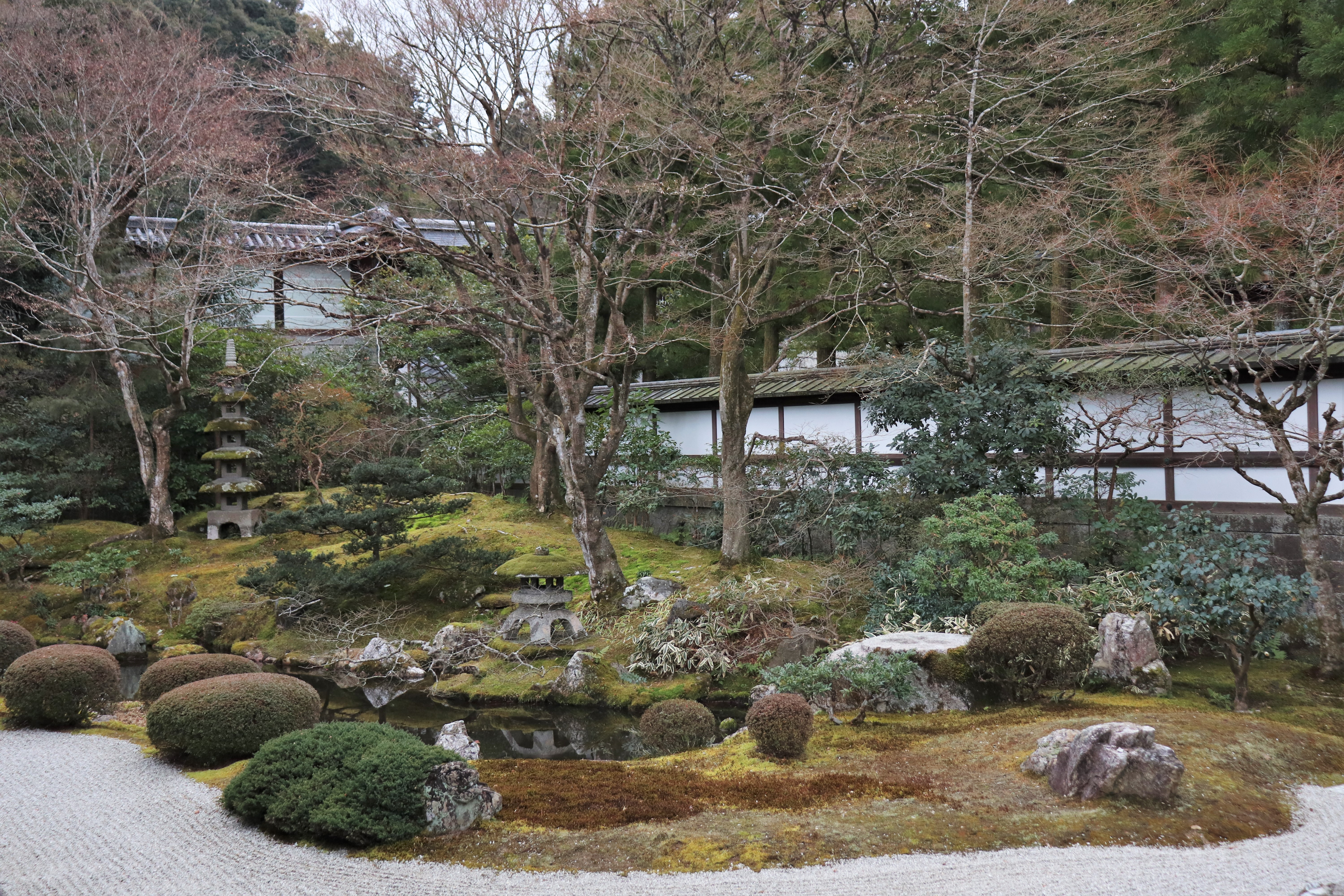 garden in the gozasho at sennyu-ji temple