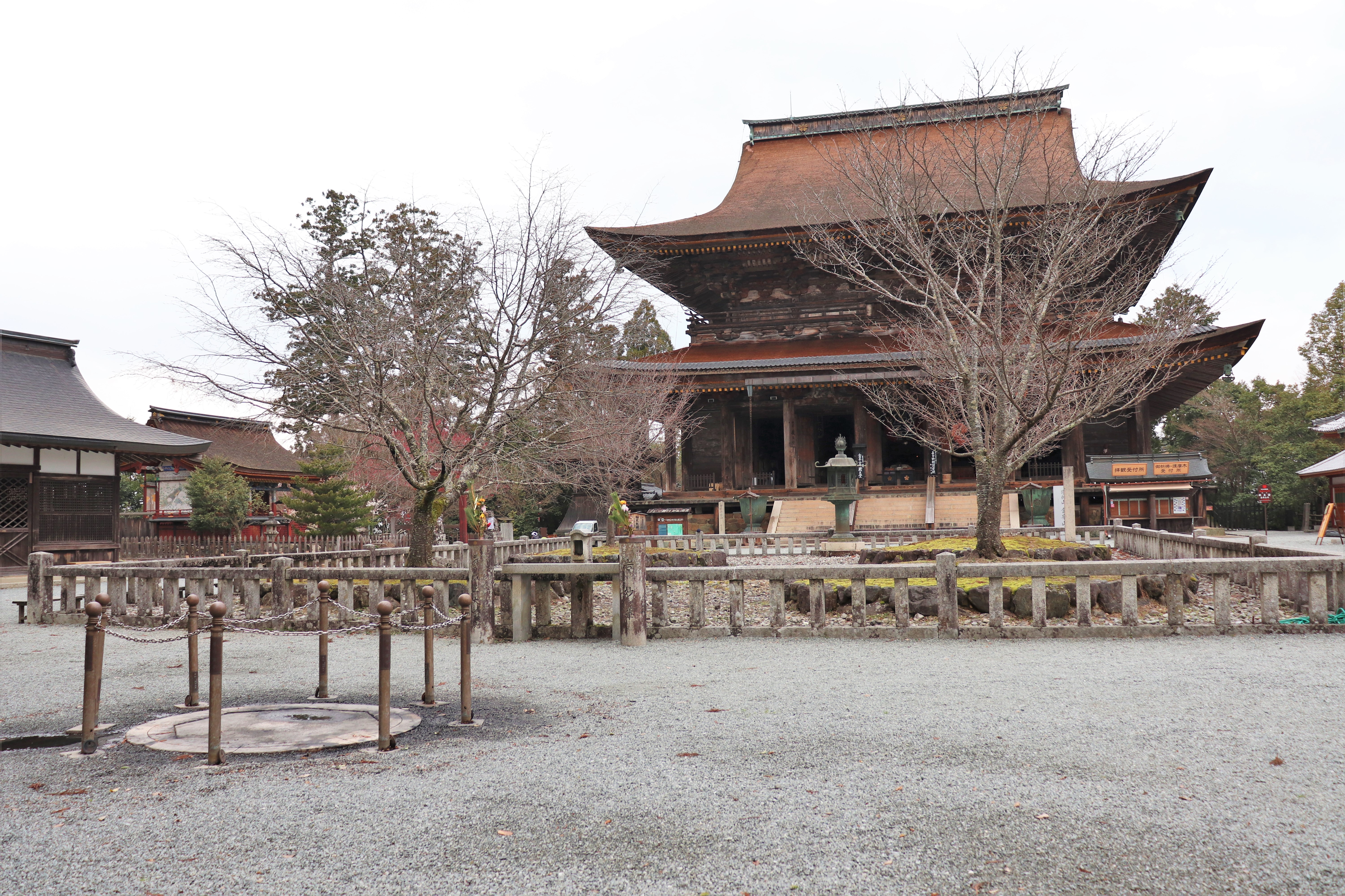 temple square of Kinpusen-ji
