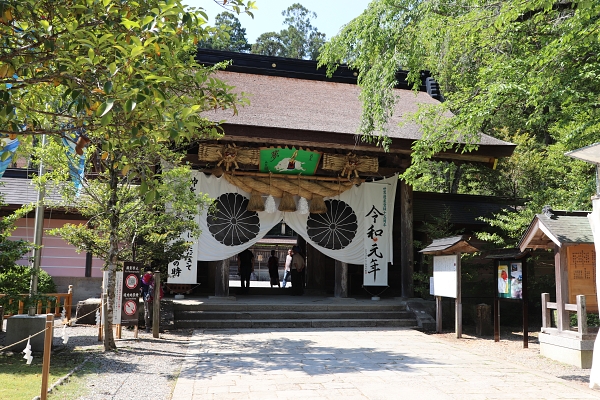 entrance to honden to Kumano Hongu Shrine 