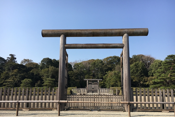 The tomb of Emperor Jinmu 