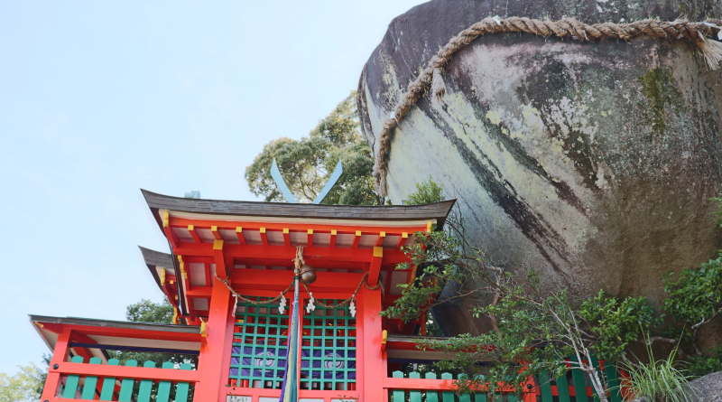 kumano hayatama taisha and gotobiki iwa