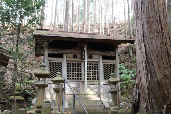 HImuro Shrine building 