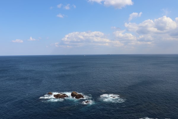 樫野崎灯台から見た太平洋の眺め