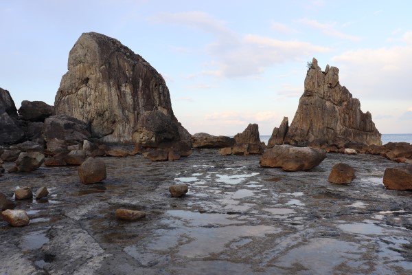 Hashigui-iwa Rocks at low tide