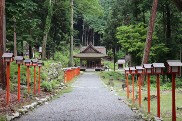 Hiyoshi Taisha Shrine grounds