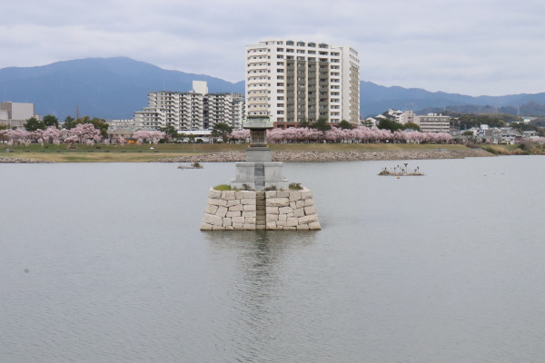 Ryu Shrine in the middle of Sayama Pond