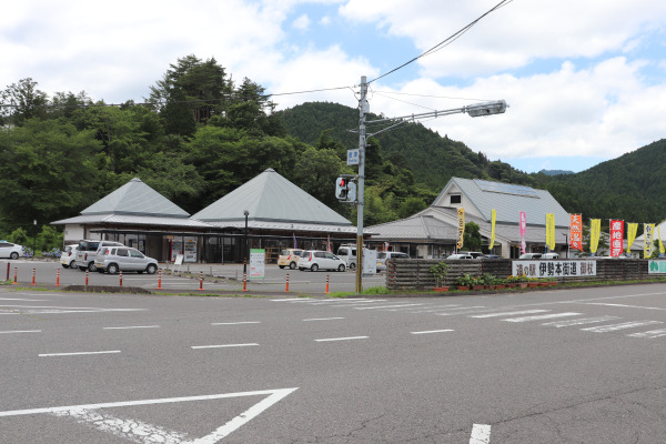 Mitsue Road station on the Ise Honkaido 