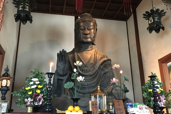 Buddhist statues: Shaka Nyorai of Asuka Temple
