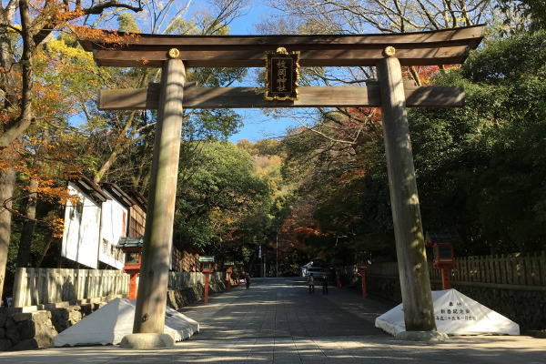 Entrance of Hiraoka Shrine