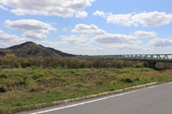 高積山と紀ノ川