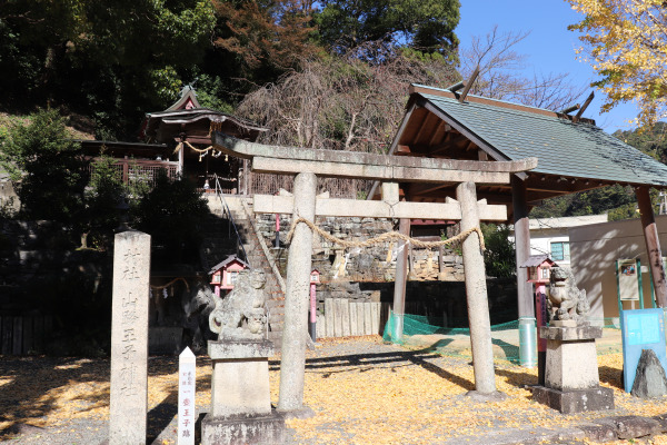 Yamaji Oji Shrine and Ichitsubo Oji on the Kumano Kodo Kiiji Trail