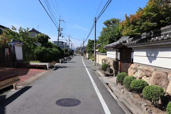 上街道沿いの町並み