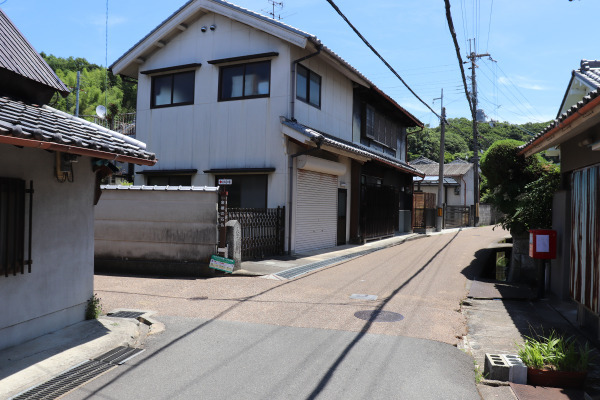 山の辺の道と上街道の合流点。