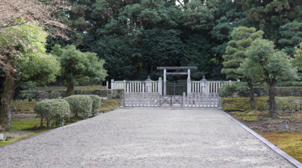 Prince Otomo's grave in Otsu