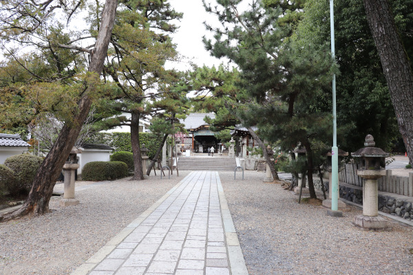 御香宮の境内