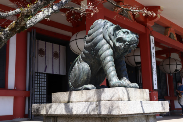 Tiger statue at Kurama Temple