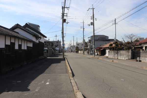 阪急桜井駅へと続く道