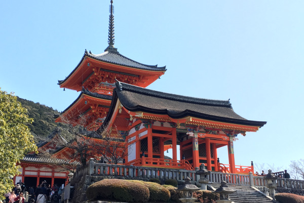 Nishimon Gate and pagoda of Kiyomizu-dera Temple