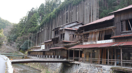 北山杉の木造倉庫群