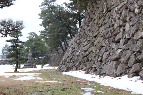 nozuratsumi stone wall of Matsue Castle