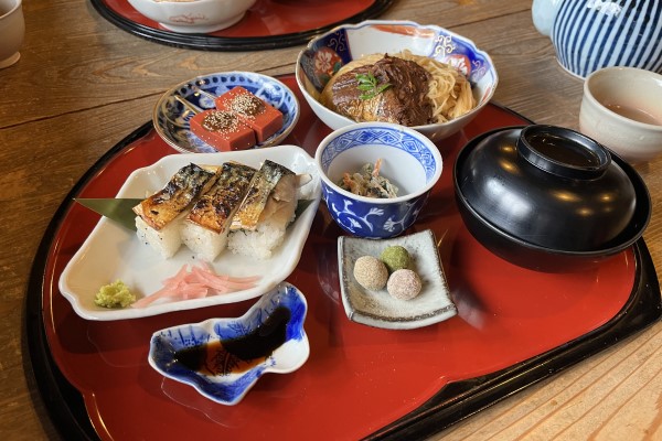 yakisaba somen and saba zushi set meal