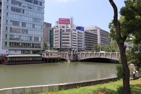 Yodoyabashi Bridge in Osaka is dedicated to Yodoya Joan
