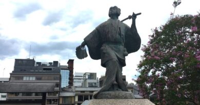 出雲阿国の像