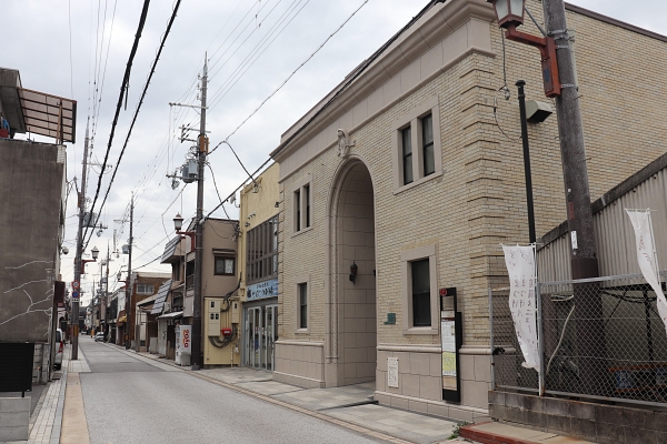 旧和泉銀行本店