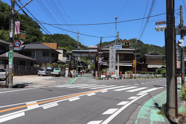 長谷寺への道