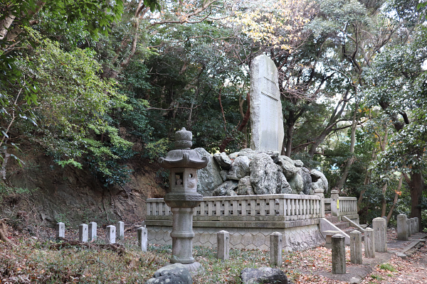 The stone marker for commending Ito Magouemon