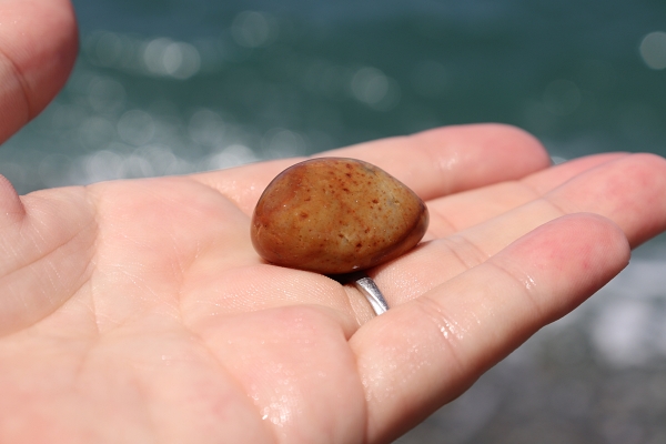 ヒスイ海岸の石