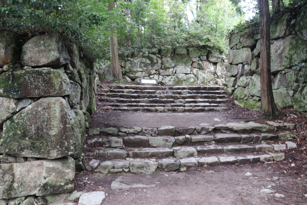 安土城の黒金門
