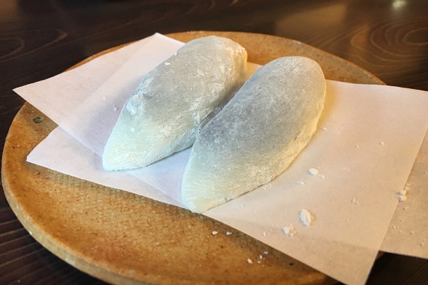 hashirii mochi a unique variety of Kyoto traditional mochi filled with sweet koshian anko near Ishimizu Hachimangu Shrine
