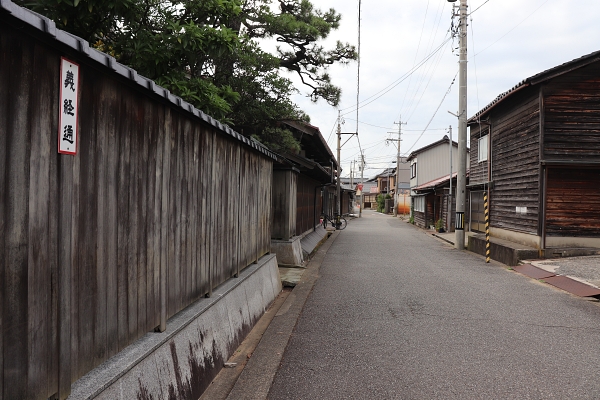 安宅の関付近の義経通