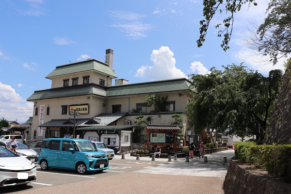 丸岡城の大手門