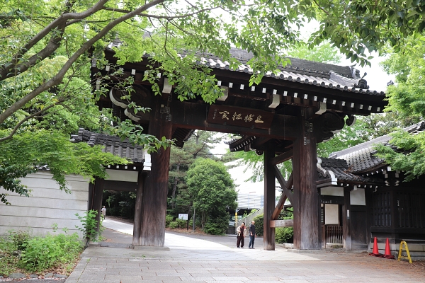 総持寺の門